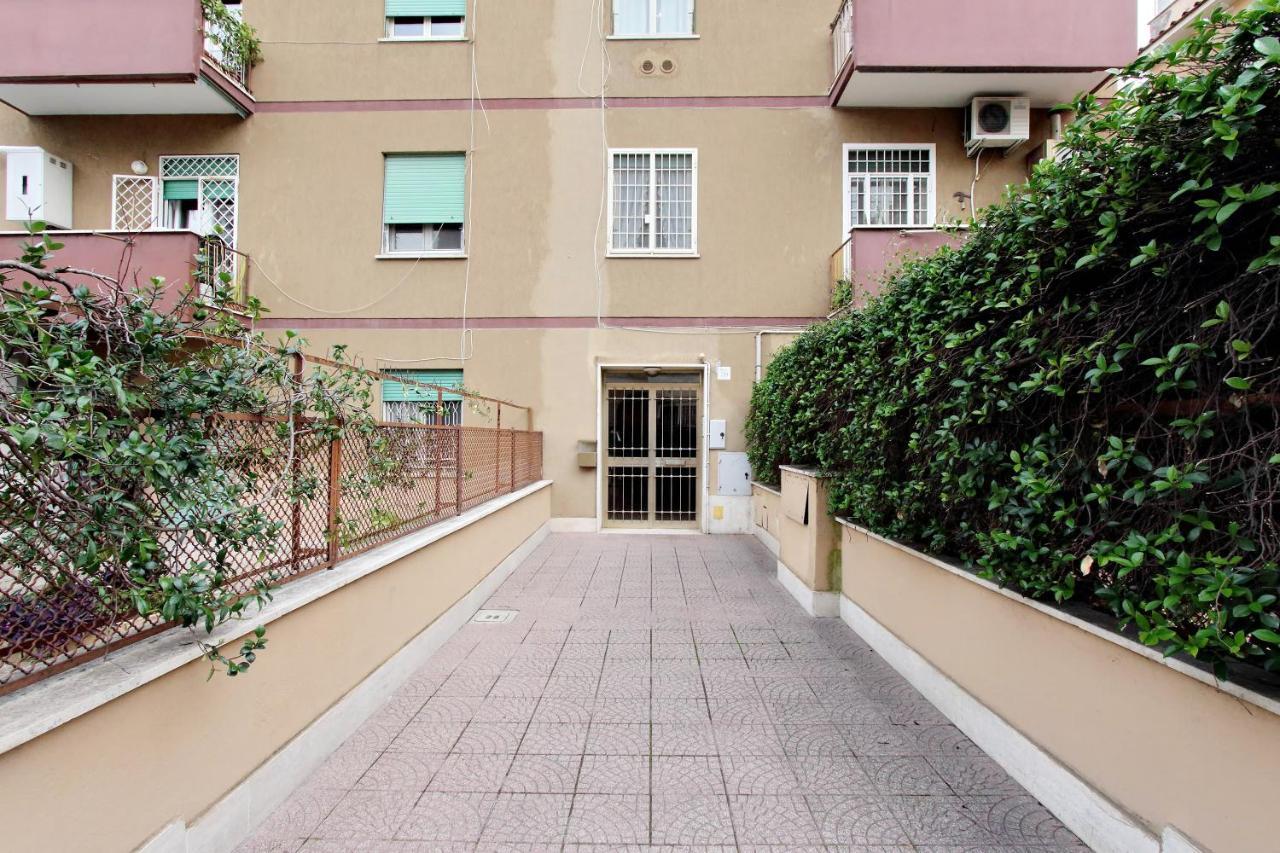 Martino Delightful Apartment Roma Exterior foto